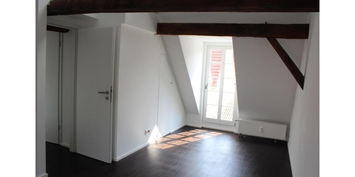 Dachgeschoßwohnung Idstein - 2 Zimmer, 82 m&sup2;, 1.130&euro; | Angebot:25759553