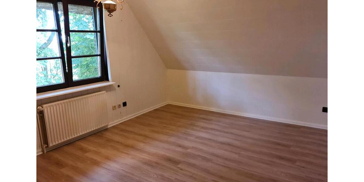 Dachgeschoßwohnung Neukirchen - 3 Zimmer, 55 m&sup2;, 700&euro; | Angebot:24808477