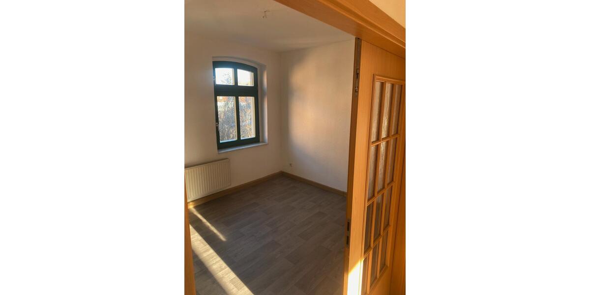 Etagenwohnung Staßfurt - 4 Zimmer, 103 m&sup2;, 500&euro; | Angebot:26633185