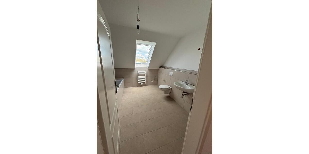 Dachgeschoßwohnung Aukrug - 2.5 Zimmer, 75 m&sup2;, 860&euro; | Angebot:26050947