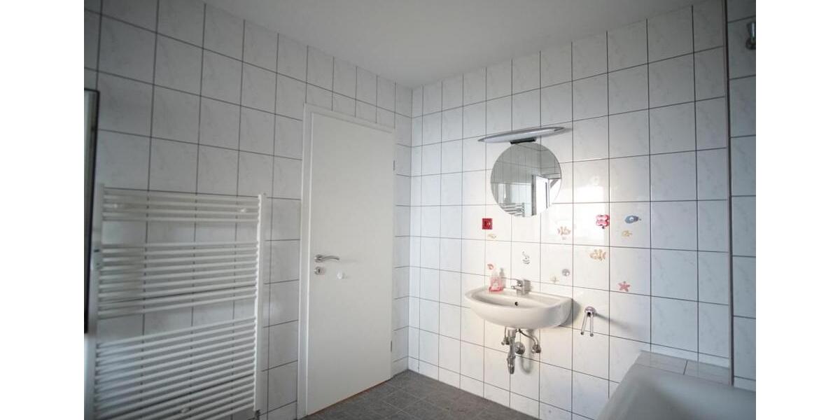 Erdgeschoßwohnung Oberhausen - 2 Zimmer, 67 m&sup2;, 599&euro; | Angebot:24764485