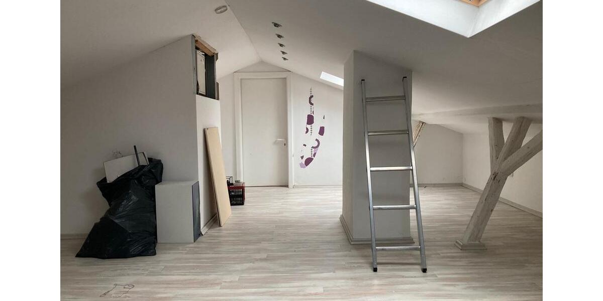 Etagenwohnung Hof Altstadt - 4 Zimmer, 103 m&sup2;, 980&euro; | Angebot:26514836