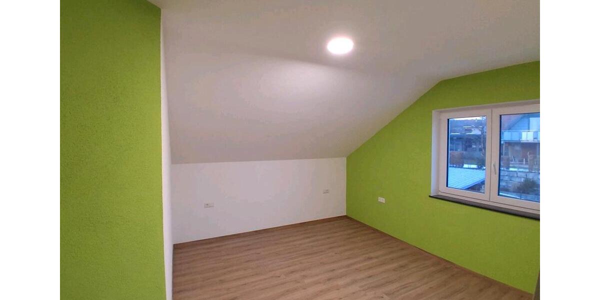 Dachgeschoßwohnung Neuhausen ob Eck - 4 Zimmer, 125 m&sup2;, 1.100&euro; | Angebot:24817733