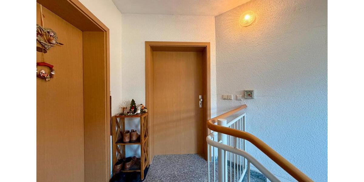 Dachgeschoßwohnung Weißenfels - 2 Zimmer, 60 m&sup2;, 420&euro; | Angebot:26635033
