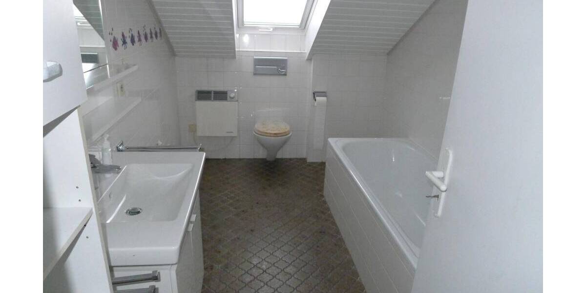 Etagenwohnung Achern - 2 Zimmer, 85 m&sup2;, 850&euro; | Angebot:26904203