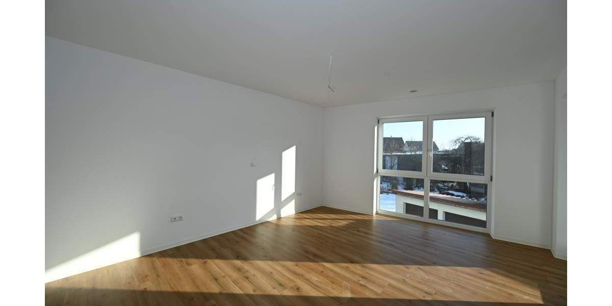 Etagenwohnung Seubersdorf - 4 Zimmer, 123 m&sup2;, 1.090&euro; | Angebot:25775392