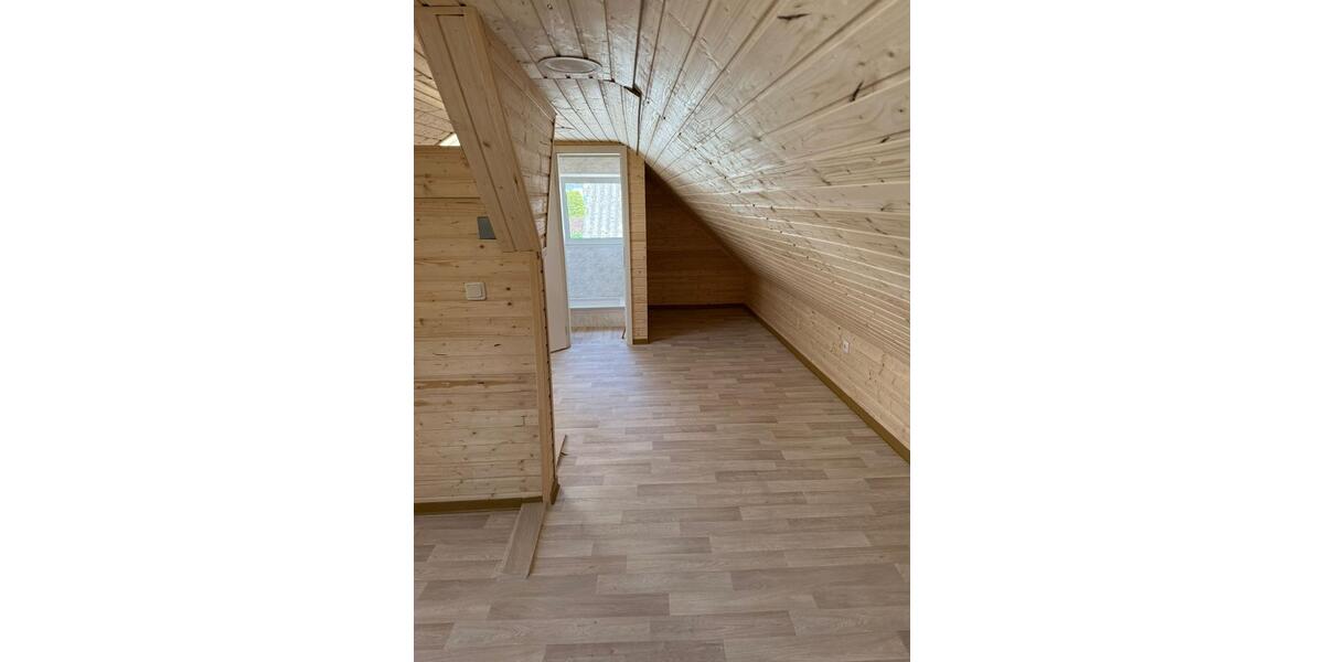 Dachgeschoßwohnung Reiskirchen - 3 Zimmer, 66 m&sup2;, 590&euro; | Angebot:24878830