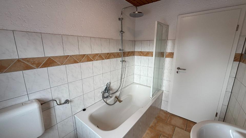 Dachgeschoßwohnung Bevern - 3 Zimmer, 73 m&sup2;, 650&euro; | Angebot:24933500
