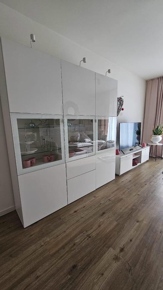 Only Girls Room in Apartment , keine jobcentre