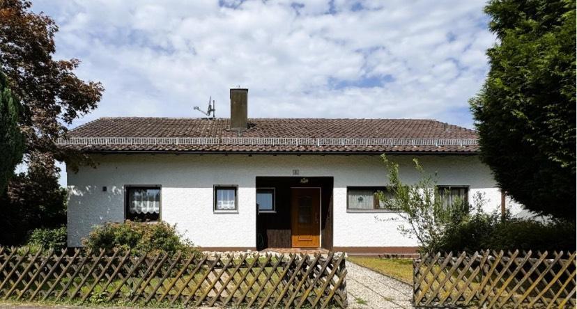 Erdgeschoßwohnung Tiefenbach - 4 Zimmer, 127 m&sup2;, 1.200&euro; | Angebot:25819024