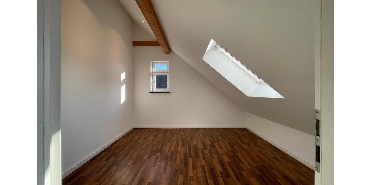 Dachgeschoßwohnung Kaufungen - 3 Zimmer, 70 m&sup2;, 775&euro; | Angebot:25804461