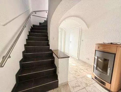 Etagenwohnung Floß - 7 Zimmer, 184 m&sup2;, 1.520&euro; | Angebot:26130524