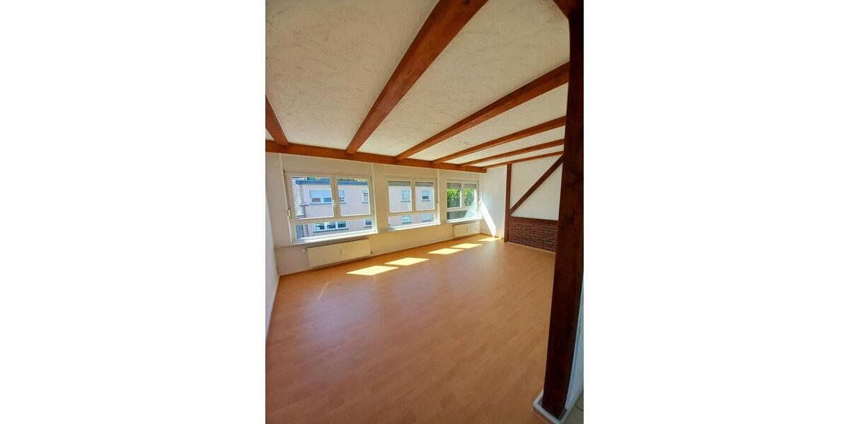 Dachgeschoßwohnung Netphen - 2 Zimmer, 68 m&sup2;, 633&euro; | Angebot:26619395