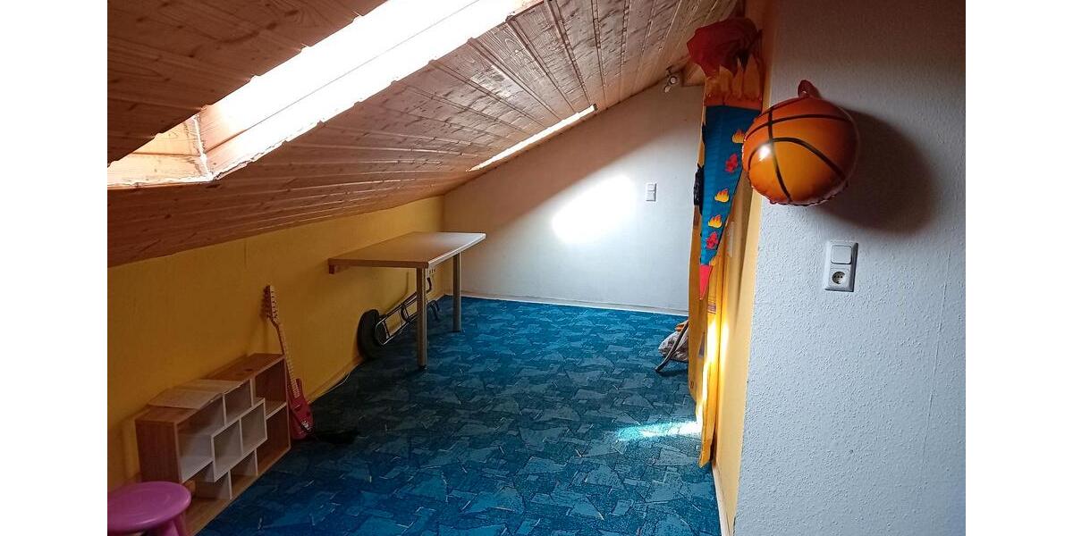 Dachgeschoßwohnung Eppelborn - 3 Zimmer, 75 m&sup2;, 690&euro; | Angebot:26215945