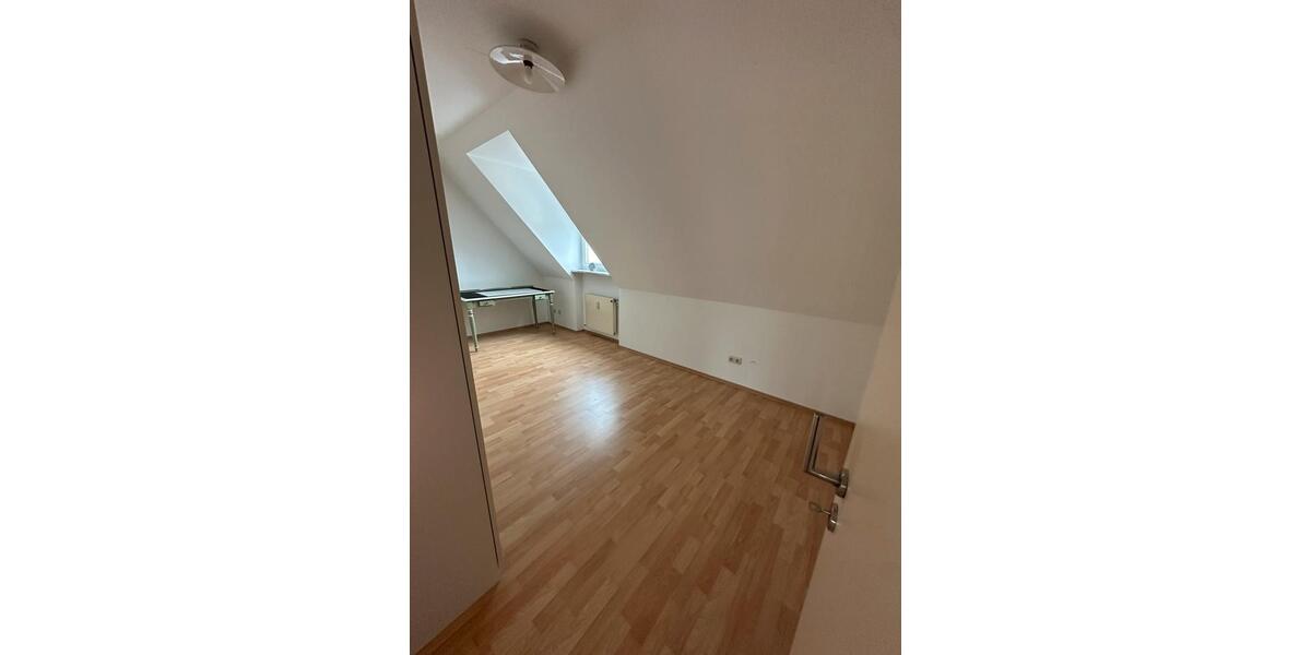 Etagenwohnung Neustadt an der Donau - 4.5 Zimmer, 115 m&sup2;, 1.230&euro; | Angebot:26042060