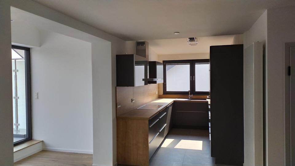 2-Zi. Penthouse Wohnung, Riesige Dachterrasse + Top Feldrandlage, inkl. EBK 2 zimmer