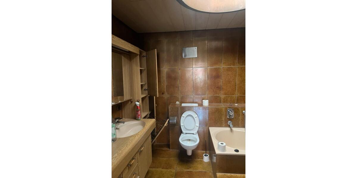 Wohnen auf Zeit Großbottwar - 8 Zimmer, 15 m&sup2;, 350&euro; | Angebot:25862944