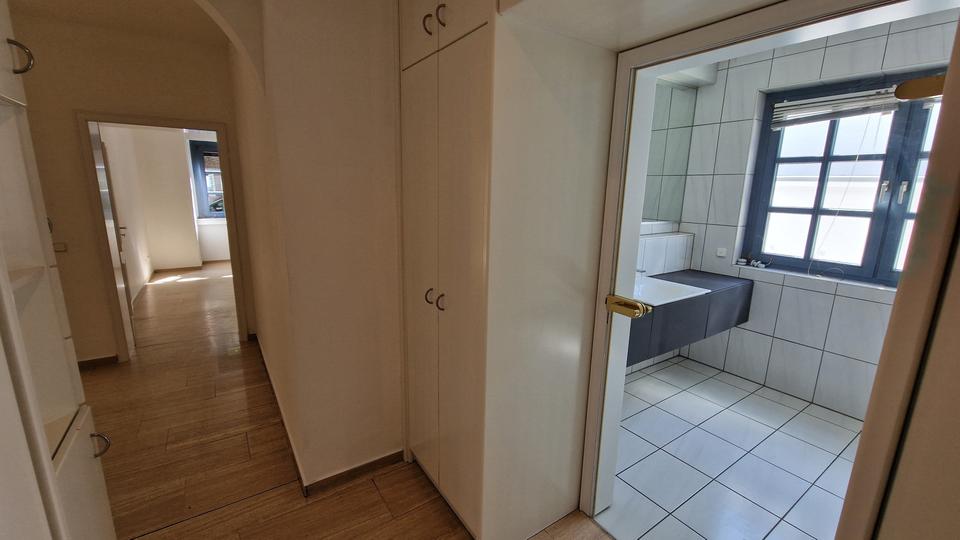 Erdgeschoßwohnung Duisburg Rheinhausen - 4 Zimmer, 149 m&sup2;, 1.600&euro; | Angebot:26531409