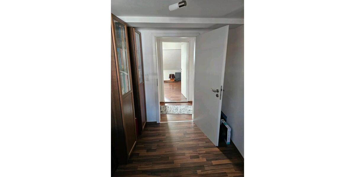 Etagenwohnung Pfeffelbach - 5 Zimmer, 120 m&sup2;, 1.050&euro; | Angebot:26181982
