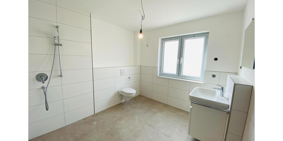 Etagenwohnung Lage - 3 Zimmer, 84 m&sup2;, 838&euro; | Angebot:26492202