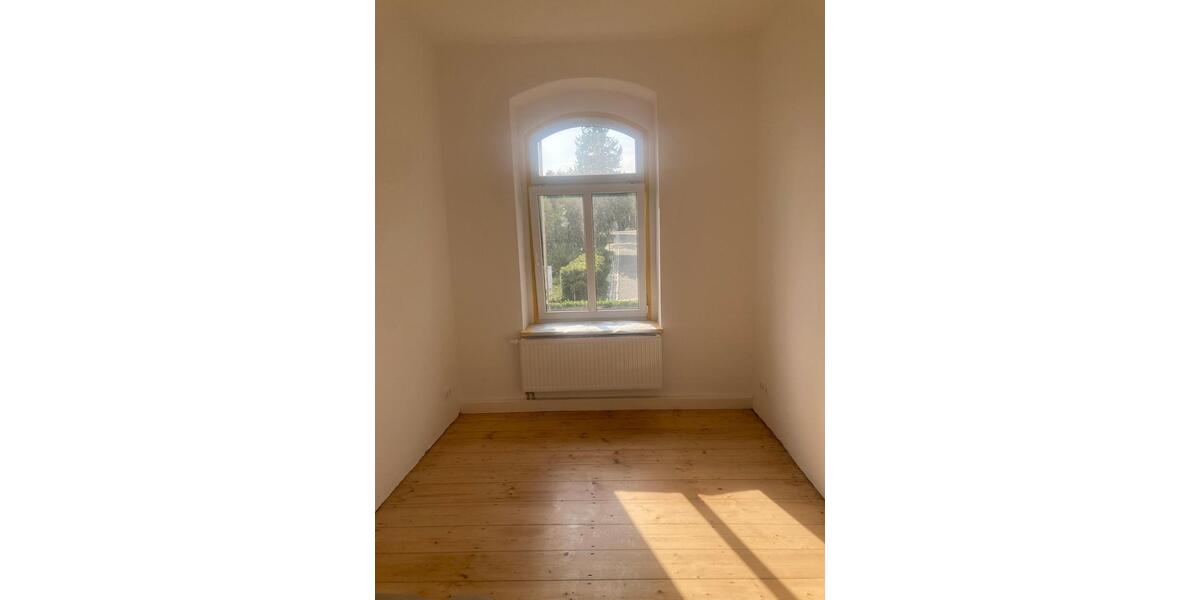 Erdgeschoßwohnung Reichenbach im Vogtland - 3 Zimmer, 100 m&sup2;, 700&euro; | Angebot:26102377