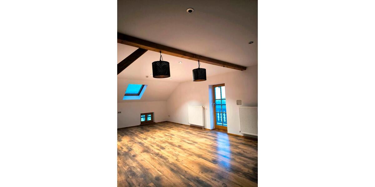 Dachgeschoßwohnung Riedering - 4 Zimmer, 129 m&sup2;, 1.419&euro; | Angebot:25357216