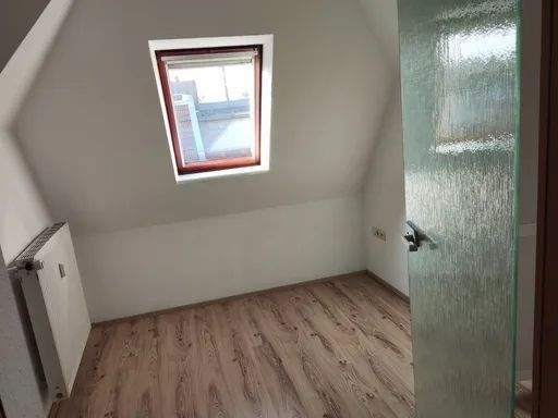 Etagenwohnung Berlin Tegel - 2 Zimmer, 100 m&sup2;, 1.400&euro; | Angebot:26718094