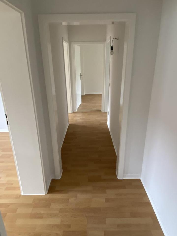 **FRISCH SANIERT**HELLE RÄUME UND RUHIGER WOHNGEGEND!** zimmer