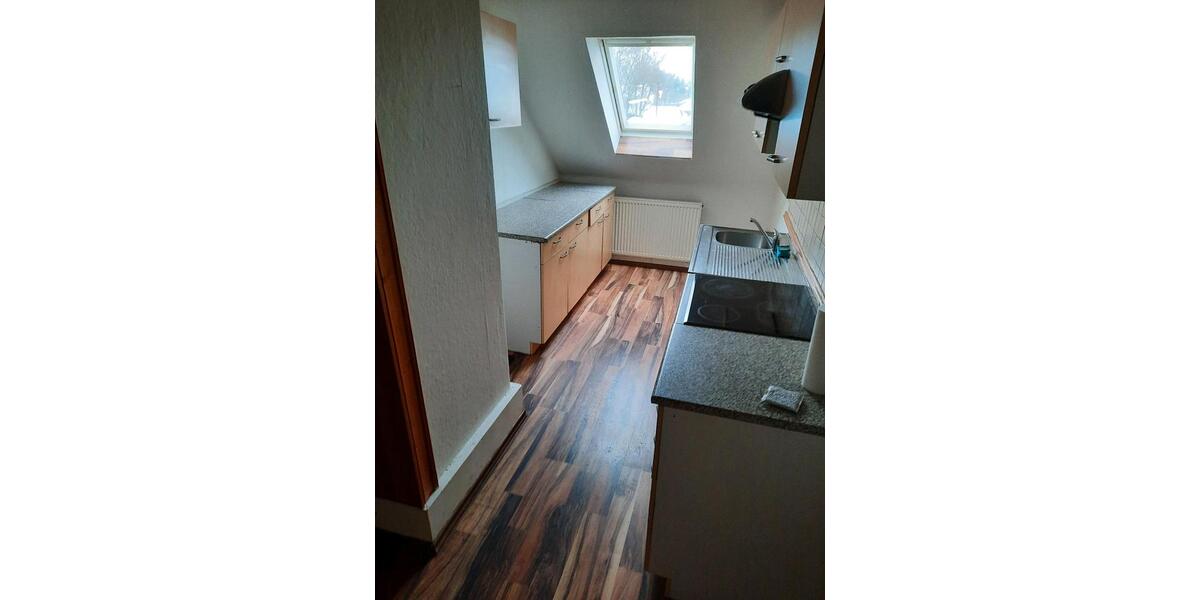 Dachgeschoßwohnung Schöningen - 4 Zimmer, 80 m&sup2;, 400&euro; | Angebot:24766409
