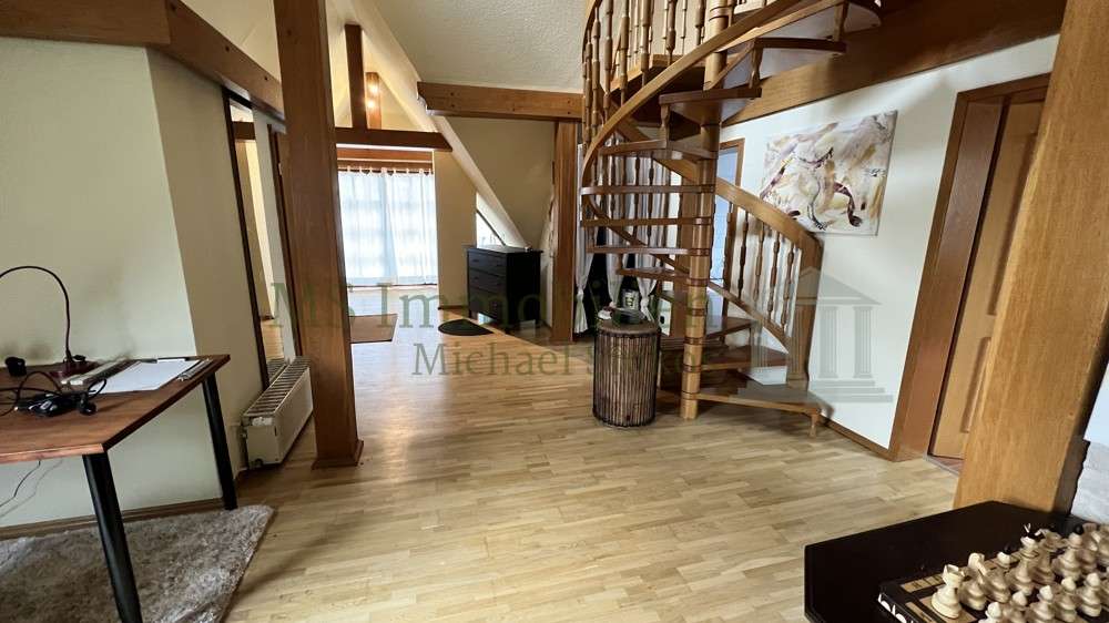Einfamilienhaus Lampertheim - 10 Zimmer, 230 m&sup2;, 2.400&euro; | Angebot:27375081