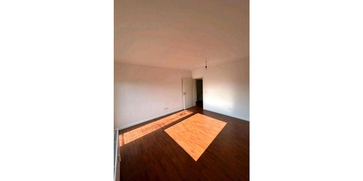 67m² 3 Zimmer 1. OG Wohnung Sonnenbalkon 3 zimmer