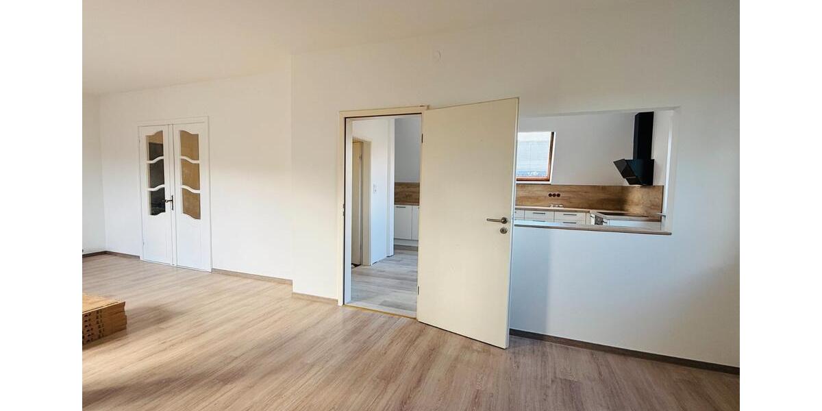 Dachgeschoßwohnung Albersdorf - 2.5 Zimmer, 91 m&sup2;, 895&euro; | Angebot:25996078
