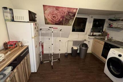 Dachgeschoß Wohnung zu Vermieten 2 zimmer