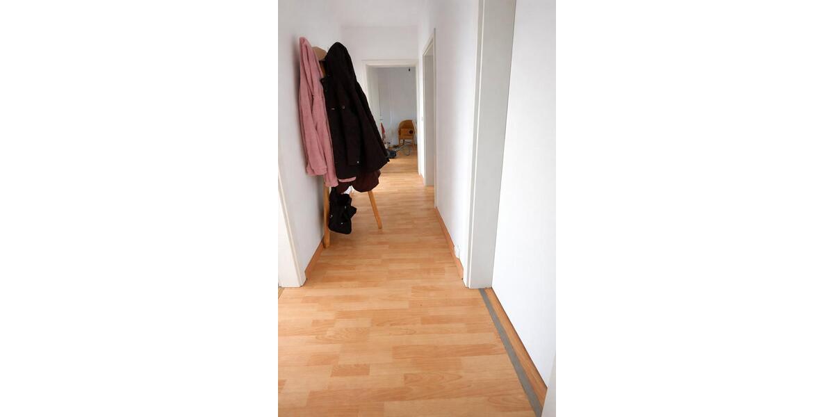 Etagenwohnung Möllenhagen - 4 Zimmer, 70 m&sup2;, 385&euro; | Angebot:26125798