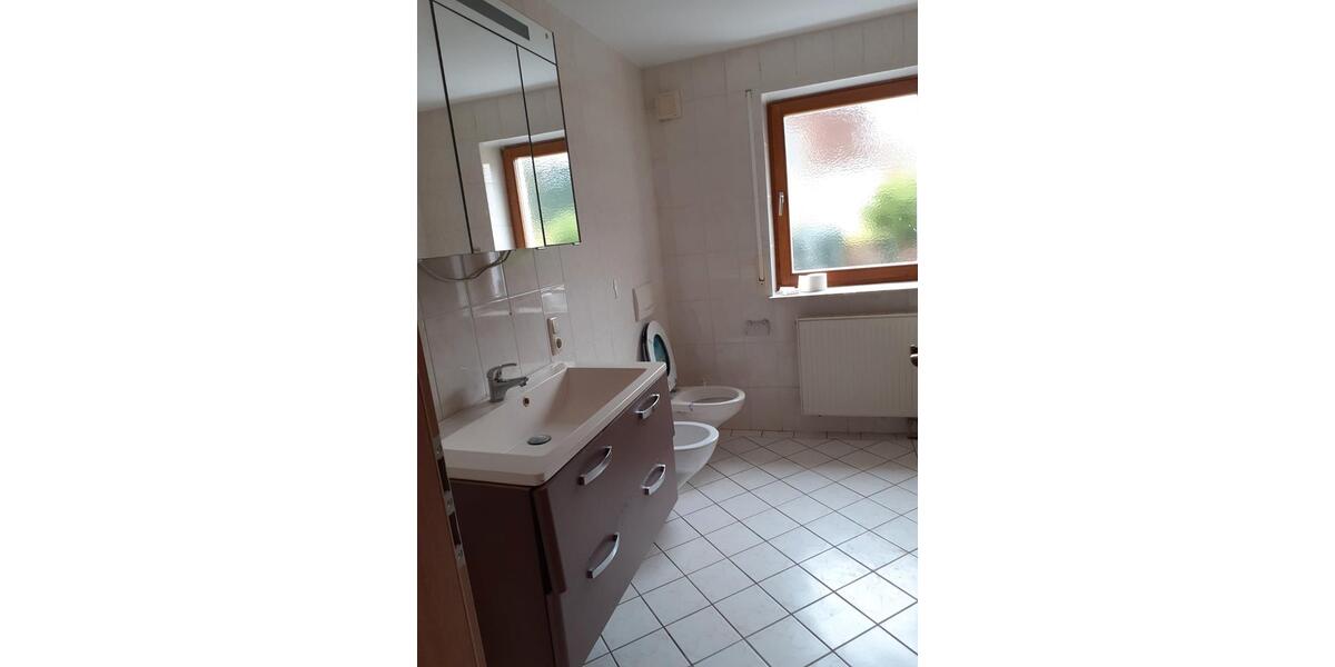 Etagenwohnung Wehretal - 3 Zimmer, 93 m&sup2;, 450&euro; | Angebot:26034187