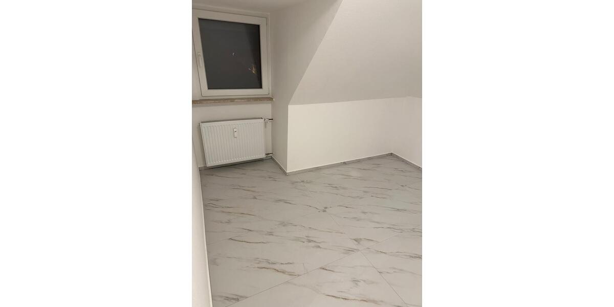 Dachgeschoßwohnung Dillingen (Saar) - 3 Zimmer, 73 m&sup2;, 700&euro; | Angebot:26295591