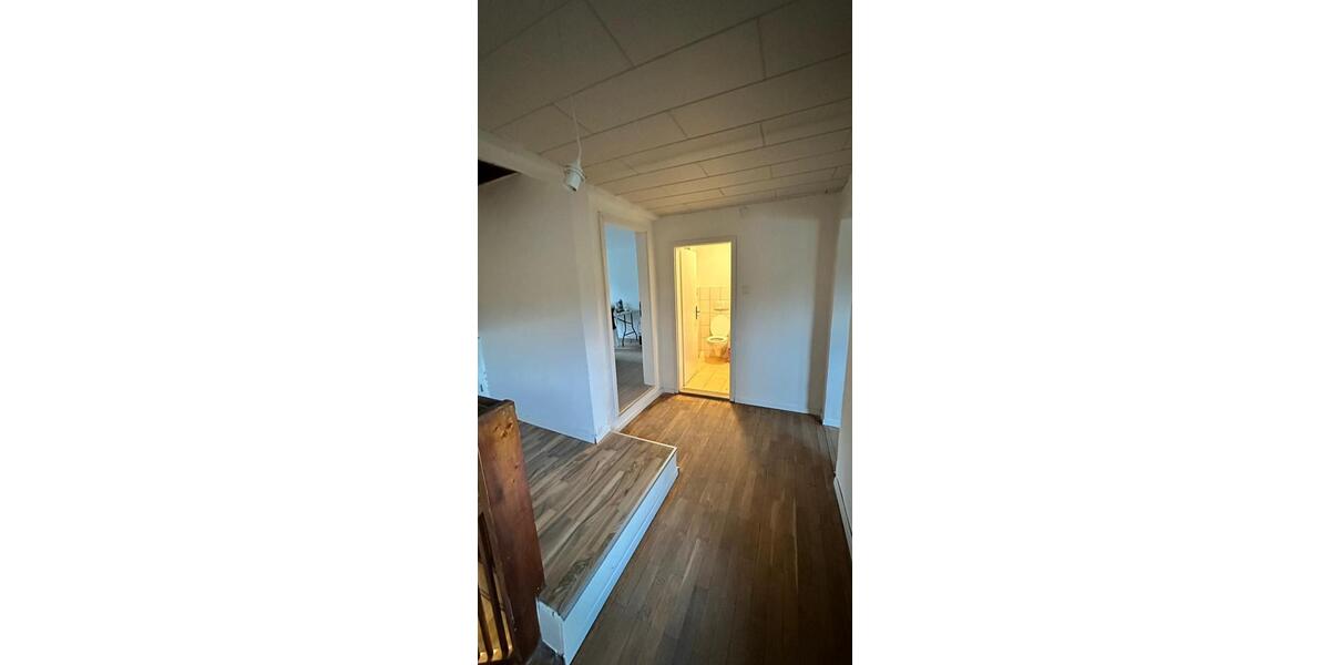 Ich vermiete ein schönes Haus in 99707 Kyffhäuserland. 6 zimmer