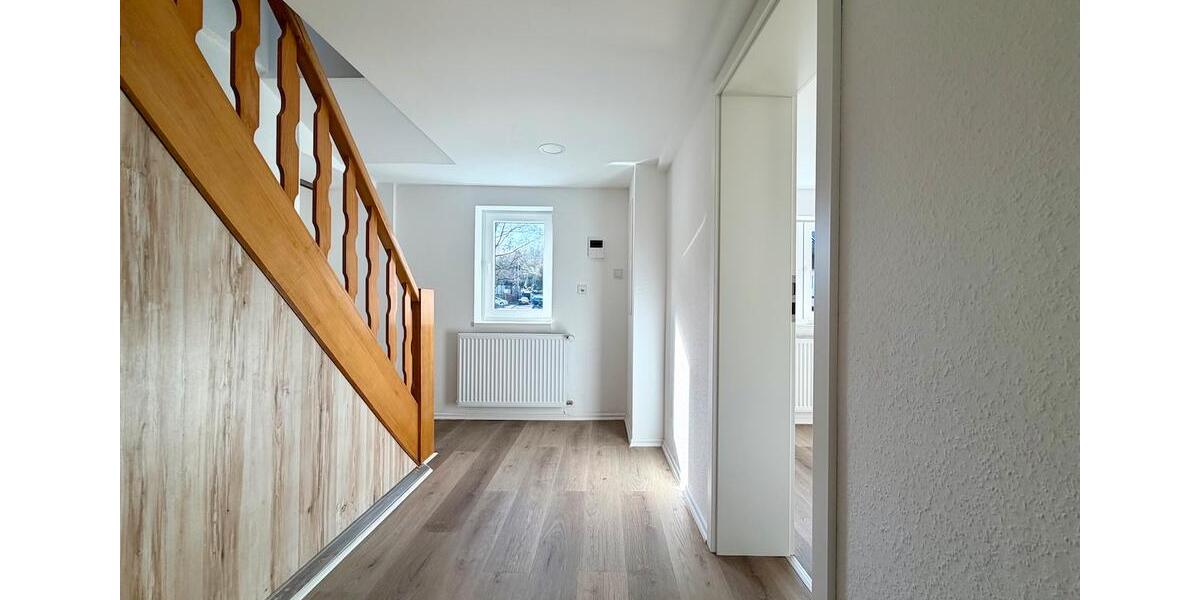 Etagenwohnung Siegen Kaan-Marienborn - 5 Zimmer, 122 m&sup2;, 1.000&euro; | Angebot:26005610