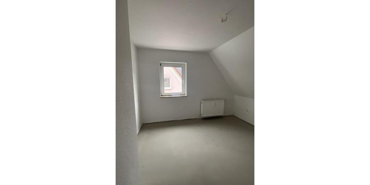 Dachgeschoßwohnung Plettenberg - 2 Zimmer, 33 m&sup2;, 294&euro; | Angebot:24751926