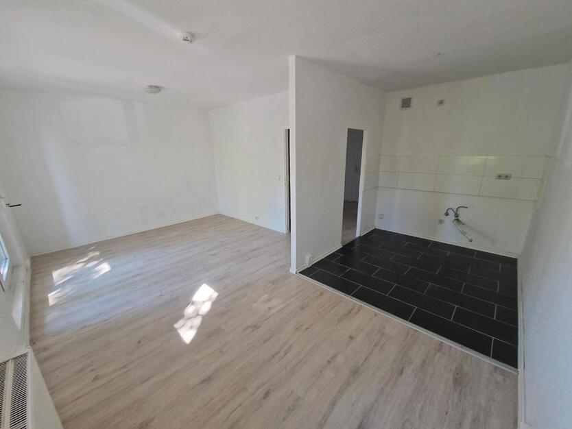 **JETZT EINZIEHEN**3-Raum-Wohnung EG Balkon Bad mit Wanne ab sofort