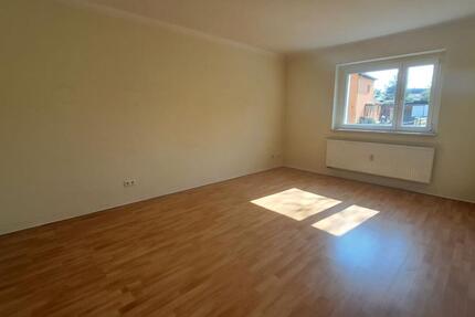 Wohnung Zeitz - 2 Zimmer, 63 m&sup2;, 410&euro; | Angebot:26232286