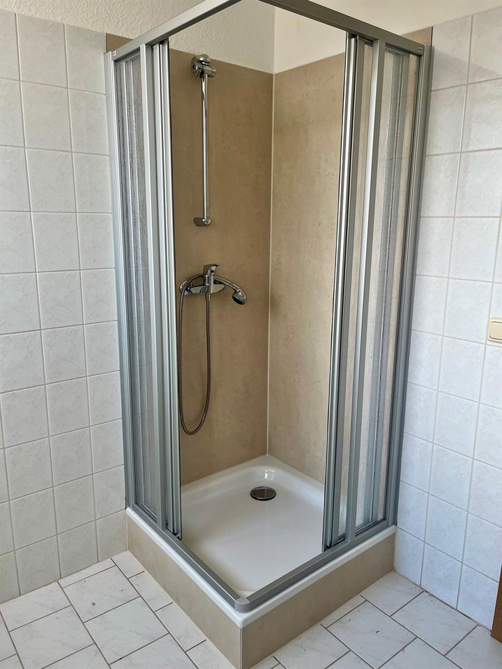 Helle 1-Raum-Dachgeschosswohnung mit Ausblick über Oelsnitz – ideal für junge Leute zimmer