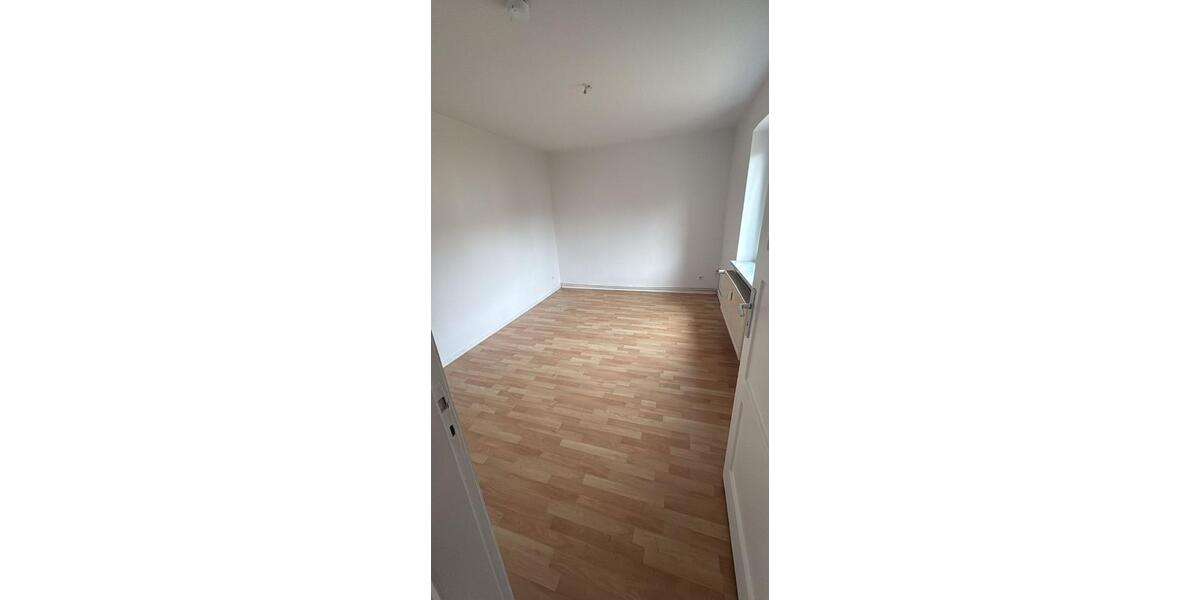 Etagenwohnung Plattenburg - 4 Zimmer, 76 m&sup2;, 465&euro; | Angebot:26442536