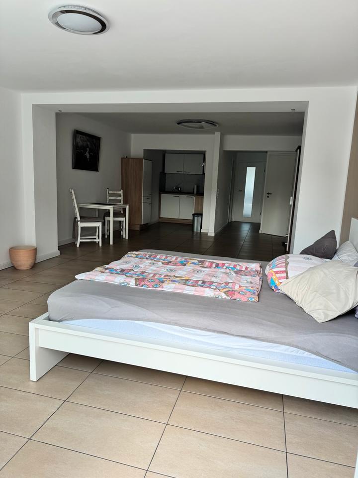 VOLL-MÖBLIERTES APARTMENT Möblierte Wohnung