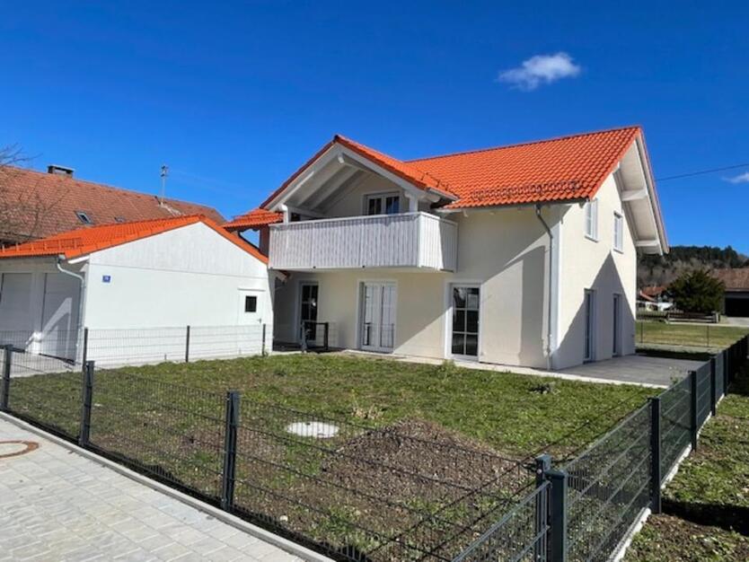 Vermiete 3-Zi-EG-Wohnung NEUBAU Erstbezug - ruhig und zentral gelegen