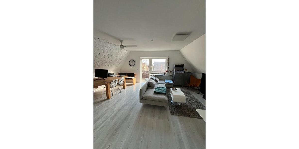 Dachgeschoßwohnung Bönnigheim - 3 Zimmer, 85 m&sup2;, 935&euro; | Angebot:24831906