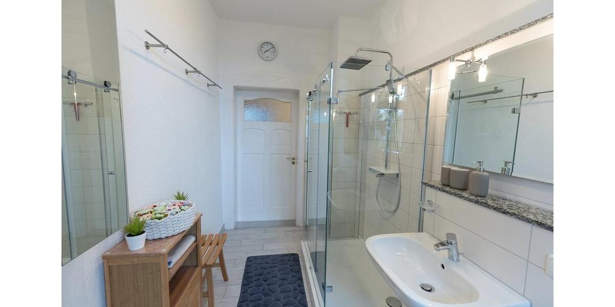 Wohnen auf Zeit Auerbach/Vogtland Vogtland - 4 Zimmer, 100 m&sup2;, 70&euro; | Angebot:25656663