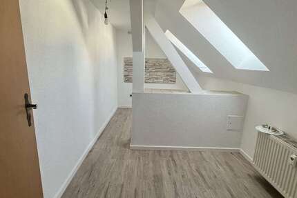 Wohnung Reichenbach im Vogtland - 4 Zimmer, 77 m&sup2;, 380&euro; | Angebot:26199346