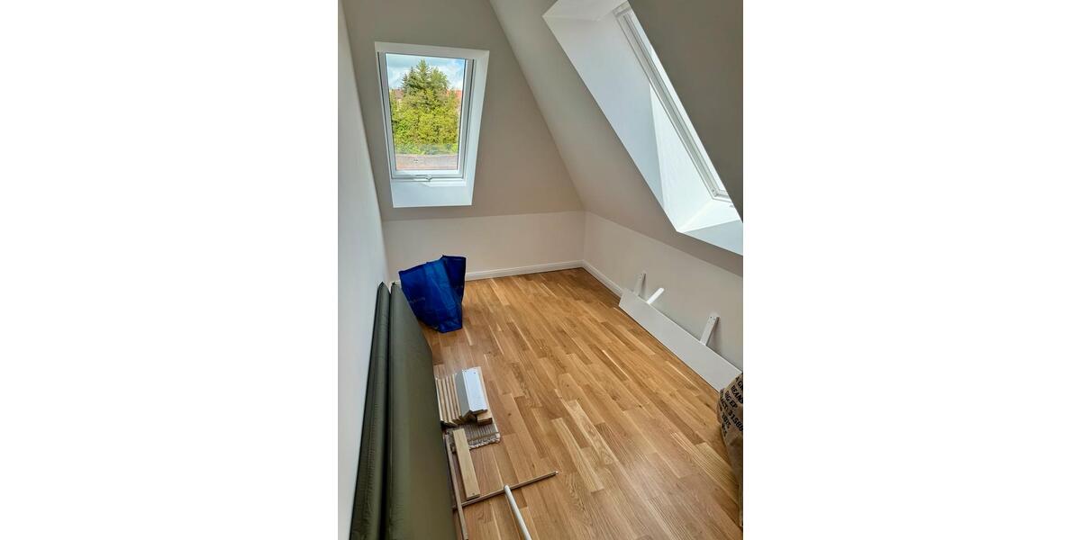 Dachgeschoßwohnung Werdau - 4 Zimmer, 112 m&sup2;, 925&euro; | Angebot:26587579