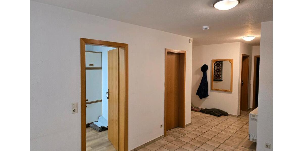 Etagenwohnung Sonnenbühl - 3.5 Zimmer, 86 m&sup2;, 1.100&euro; | Angebot:25636995